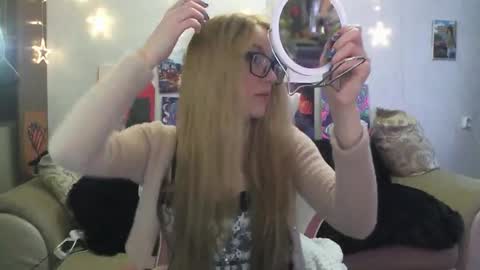 Snapshot of sophiasonata chatting on 10.23.25 SophiaSonata online show from 10.23.25