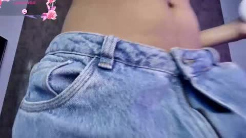 Snapshot of sophiasweet__ chatting on 10.18.25 Sophia online show from 10.18.25