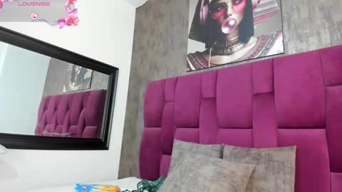 Snapshot of sophiasweet__ chatting on 11.18.25 Sophia online show from 11.18.25