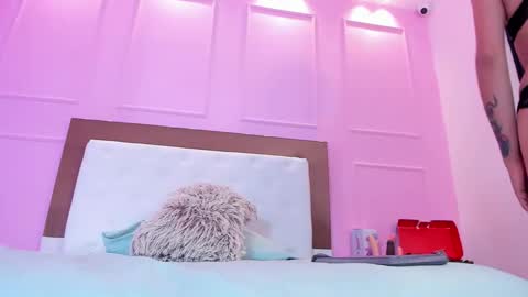 S O P H I A  online show from 11.22.25