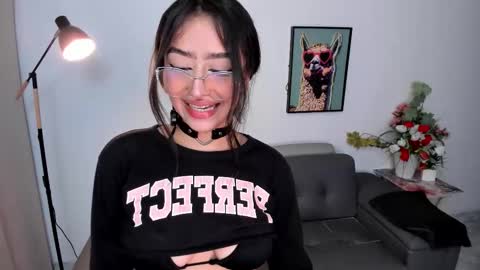 Snapshot of sophicarter_ chatting on 01.17.26 online show from 01.17.26