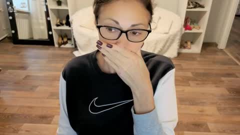 Sophie online show from 10.26.25