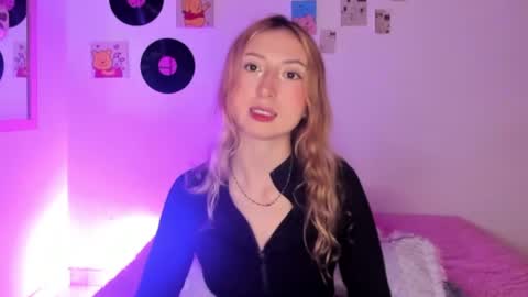 Sophie online show from 04.11.26