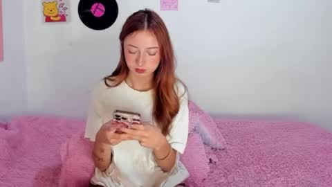 Snapshot of sophie_collins13 chatting on 06.05.26 Sophie online show from 06.05.26
