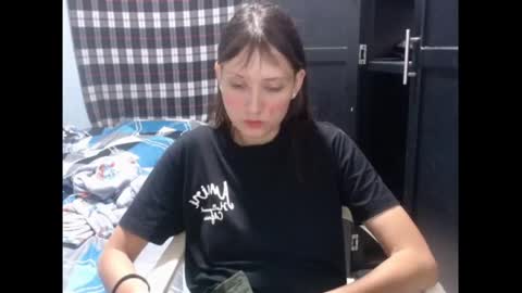 Snapshot of sophie_cutexx chatting on 10.17.25 sophie online show from 10.17.25