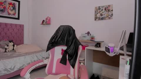 Snapshot of sophie_dolly_ chatting on 01.14.26 sophie doll online show from 01.14.26