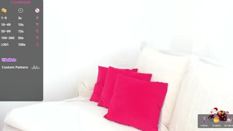 Snapshot of sophie_evanss_ chatting on 01.08.25   online show from 01.08.25