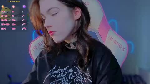 sophie_nomenal_ online show from 05.28.26