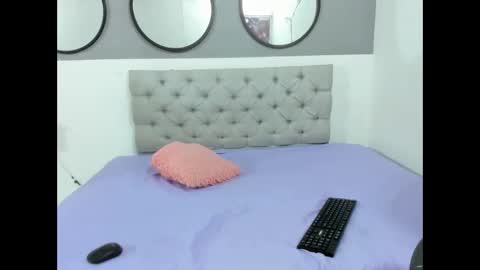 Sophie Queem online show from 02.08.26