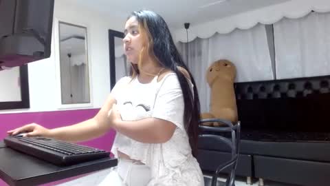 Snapshot of sophie_reed_ chatting on 12.17.25 sophie_reed_ online show from 12.17.25