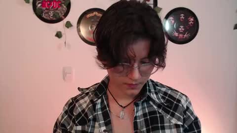 Snapshot of sophie_ross1 chatting on 09.19.25 sophie_ross1 online show from 09.19.25
