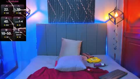 Sophie Sweet online show from 10.31.25