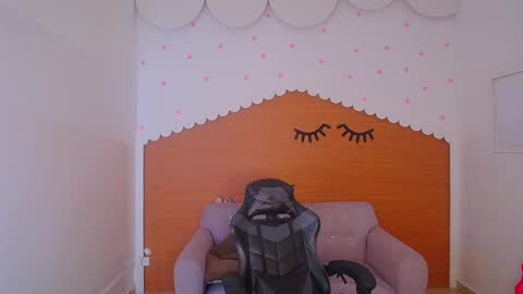 Snapshot of sophie_t_ chatting on 01.04.25 Sofia online show from 01.04.25