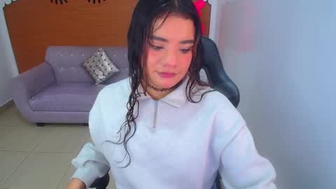 Snapshot of sophie_t_ chatting on 03.09.25 Sofia online show from 03.09.25