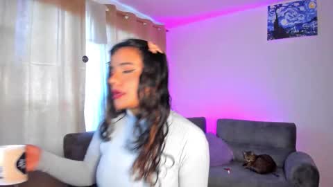 Snapshot of sophie_t_ chatting on 10.28.25 Sofia online show from 10.28.25