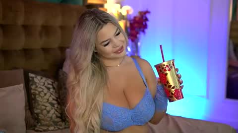 Sophie online show from 10.02.25