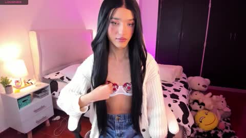 Snapshot of sophiecornett chatting on 12.14.25 online show from 12.14.25