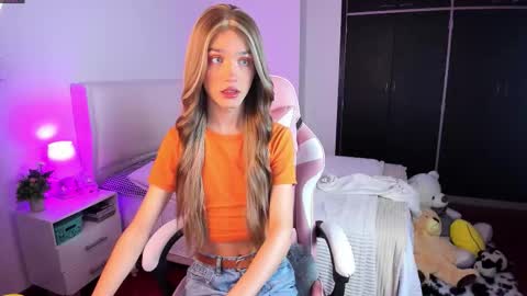 Snapshot of sophiecornett chatting on 01.16.26 online show from 01.16.26