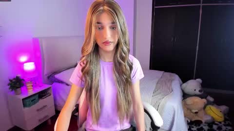 Snapshot of sophiecornett chatting on 02.02.26 online show from 02.02.26