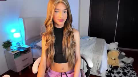 Snapshot of sophiecornett chatting on 02.13.26 online show from 02.13.26