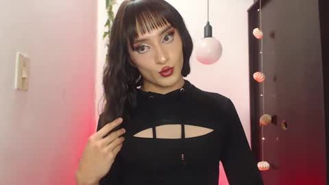 Sophie online show from 02.15.25