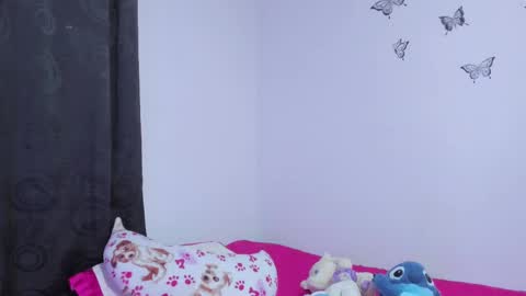 Sophie Woods  online show from 02.22.25