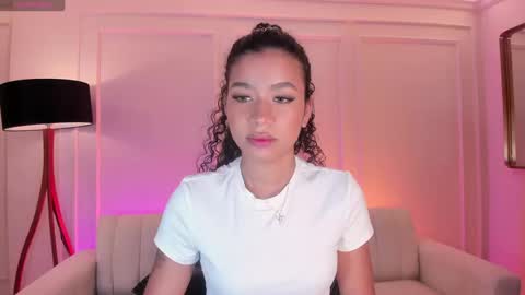 Sophie Houston online show from 09.12.25