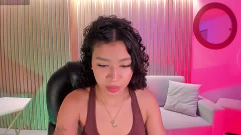 Sophie Houston online show from 10.08.25