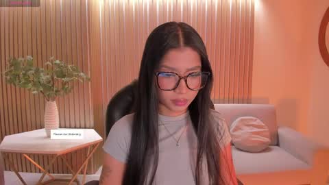 Sophie Houston online show from 06.08.26