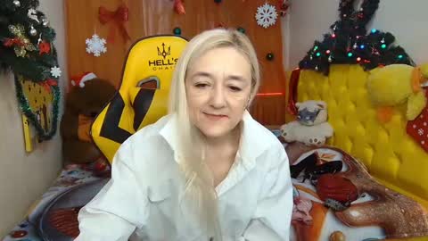 Snapshot of sophiekittyy chatting on 12.03.24 sophiekittyy online show from 12.03.24
