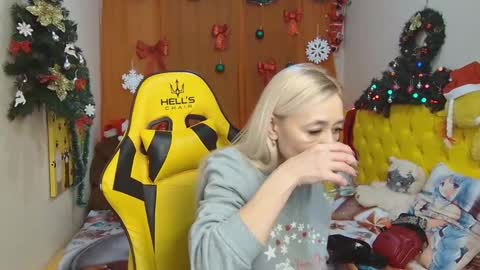 Snapshot of sophiekittyy chatting on 01.16.25 sophiekittyy online show from 01.16.25