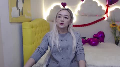 Snapshot of sophiekittyy chatting on 02.16.25 sophiekittyy online show from 02.16.25