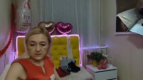 Snapshot of sophiekittyy chatting on 03.04.25 sophiekittyy online show from 03.04.25