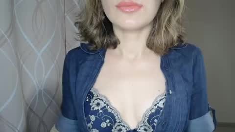Sophiemisss online show from 12.17.25