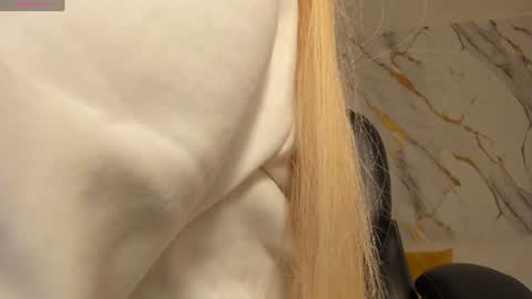 Snapshot of sophiepalmerx chatting on 07.11.26 Sophie Palmer online show from 07.11.26