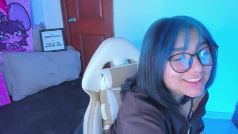 Snapshot of sophievv chatting on 02.04.26 Sophie online show from 02.04.26