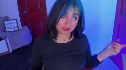 Snapshot of sophievv chatting on 02.17.26 Sophie online show from 02.17.26