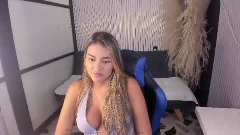 Snapshot of sophiewatson_ chatting on 06.24.26 sophiewatson_ online show from 06.24.26