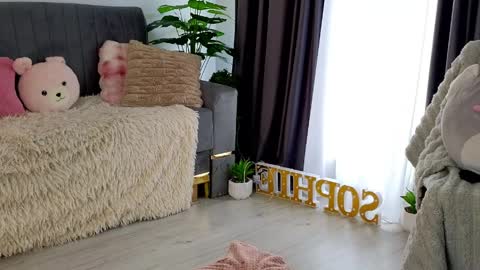 Sophie online show from 04.10.26