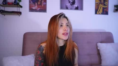 Snapshot of sophiiecums chatting on 10.30.25 Sophiie online show from 10.30.25