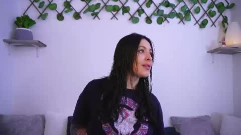 Snapshot of sophiiecums chatting on 11.10.25 Sophiie online show from 11.10.25