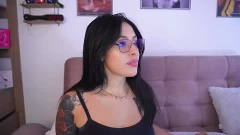 Snapshot of sophiiecums chatting on 12.13.25 Sophiie online show from 12.13.25