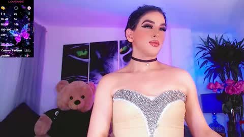 Sophie Sweet online show from 12.02.25
