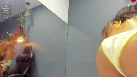 Snapshot of sophiietaylor_ chatting on 12.13.24 Sophie Taylor online show from 12.13.24
