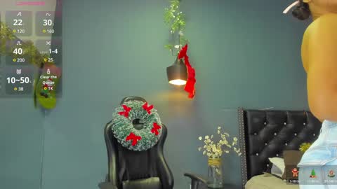 Snapshot of sophiietaylor_ chatting on 12.18.24 Sophie Taylor online show from 12.18.24