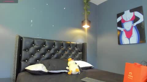 Snapshot of sophiietaylor_ chatting on 11.19.25 Sophie Taylor online show from 11.19.25