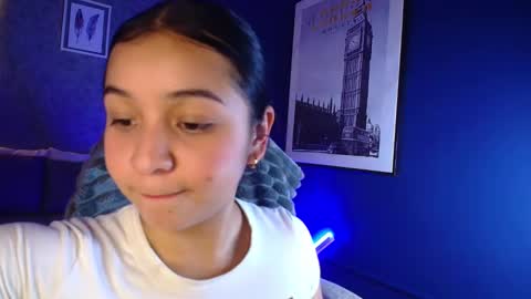 Snapshot of sophyadams_ chatting on 02.25.26 Sophy online show from 02.25.26