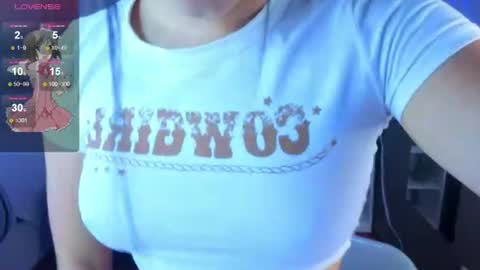 Snapshot of sophyadams_ chatting on 06.16.26 Sophy online show from 06.16.26