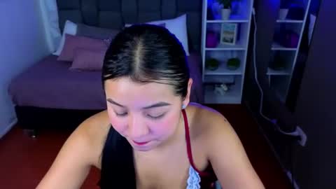 Snapshot of sophyadams_ chatting on 06.17.26 Sophy online show from 06.17.26