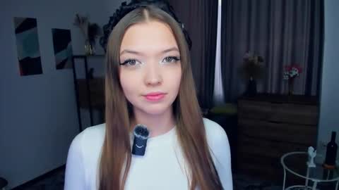 Emilia  You can call me Emmy online show from 11.26.25